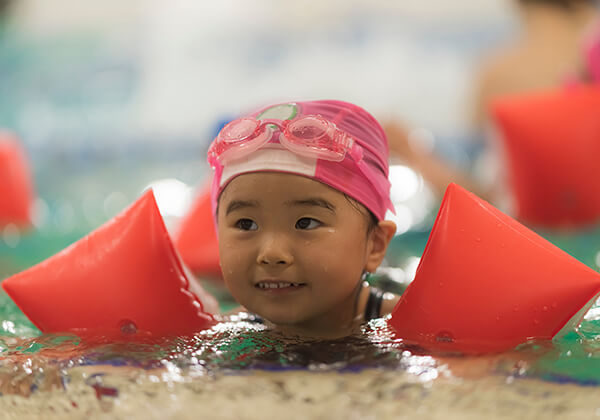 心身ともに健康になる子ども水泳教室のイメージ画像が表示されています。